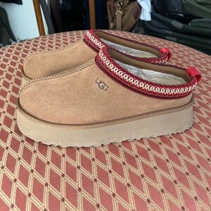 UGG Tazz Platform Suede Slide Shoes Sz8 EU39